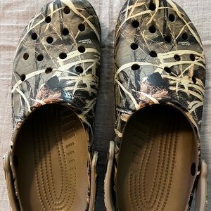 Mens size 12 realtree crocs